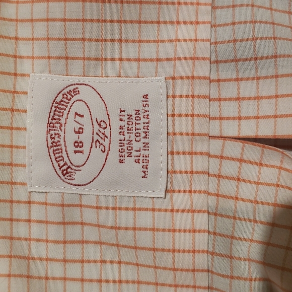 Button down - Picture 3 of 4